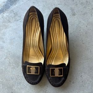 Women’s size 6.5 Coach suede Heels with buckle detail